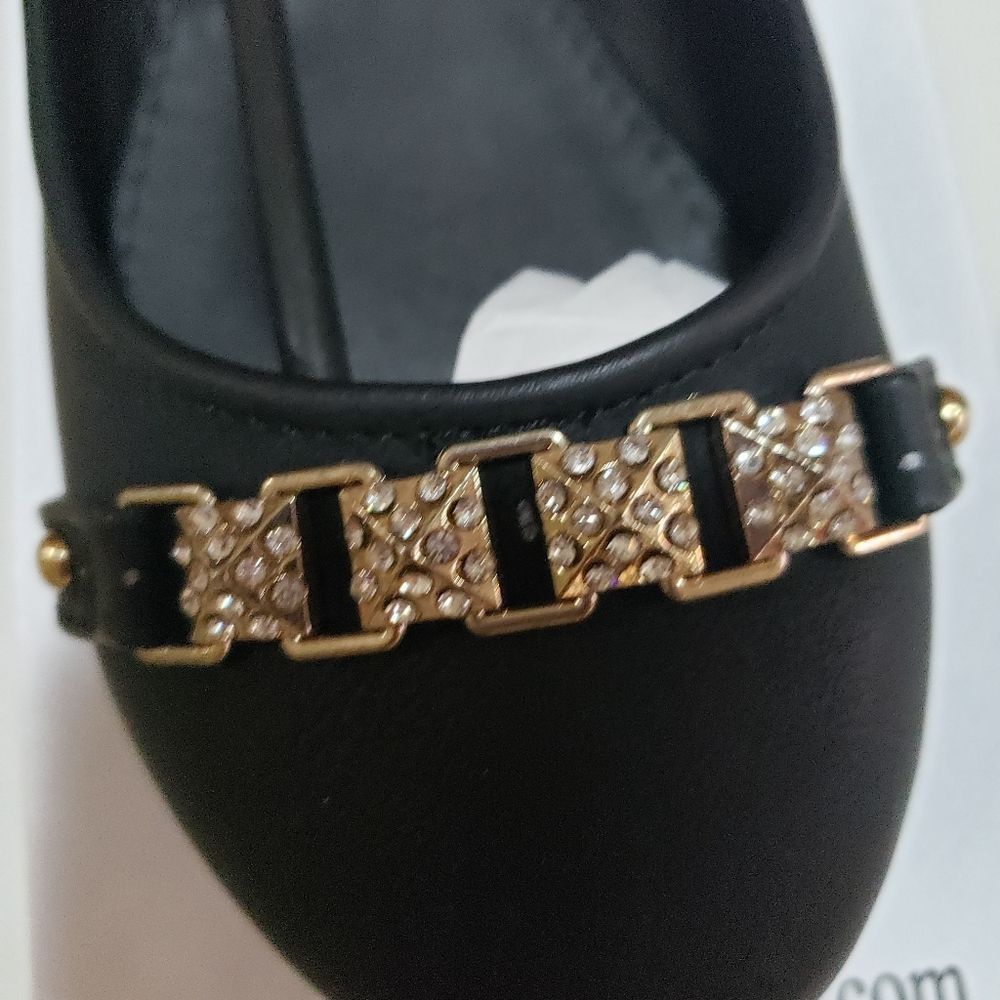 ๐ฆNWT Flats w/rhinestone embellishments - Picture 1 of 4